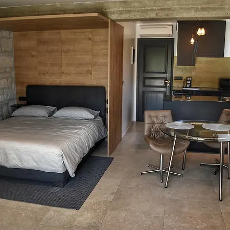 Apartament Lycia *